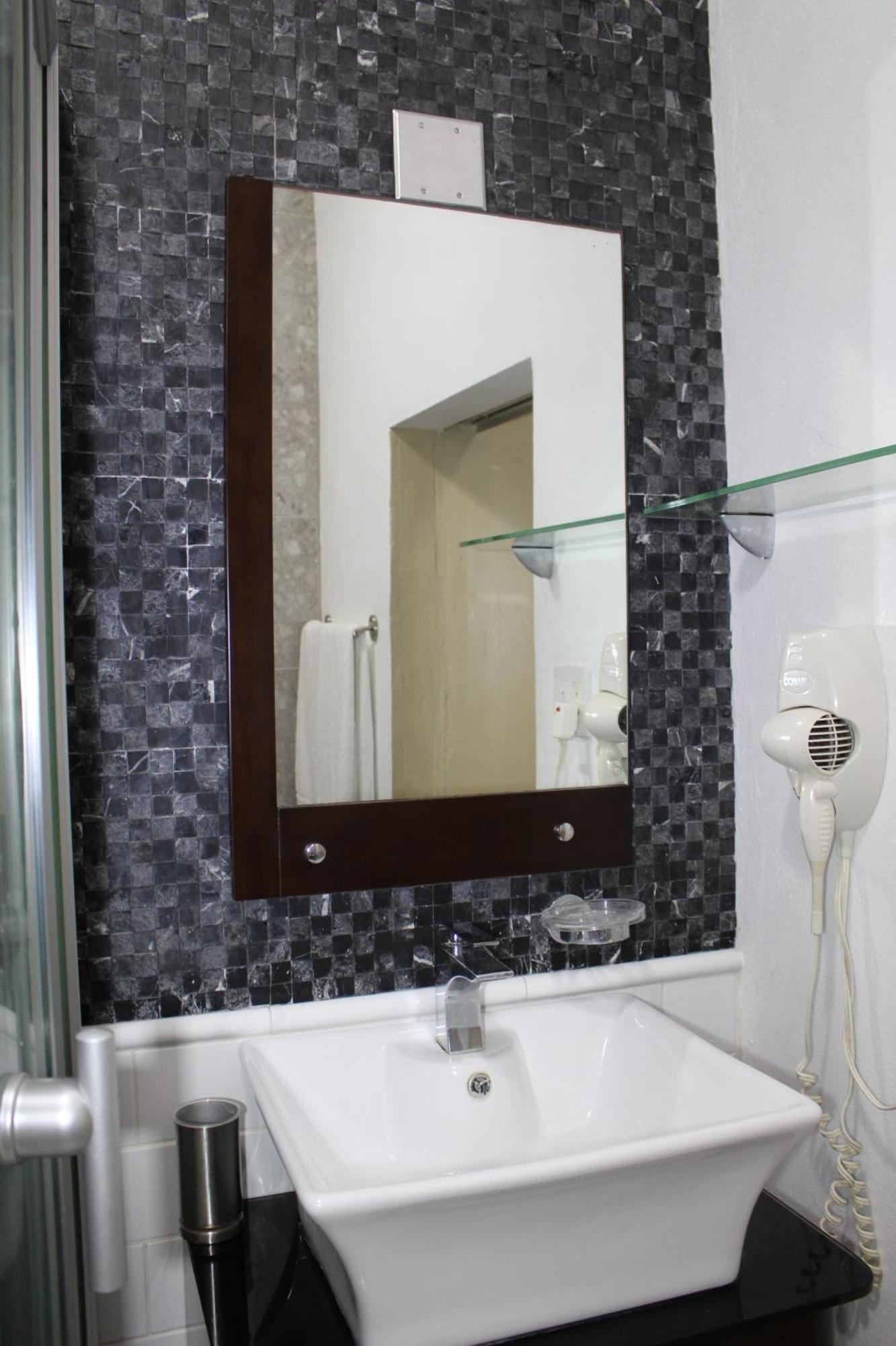 Lower Price, More Style, Discount Studio In San Juan,Pr, Beach, Free Bikes (Adults Only) Bilik gambar